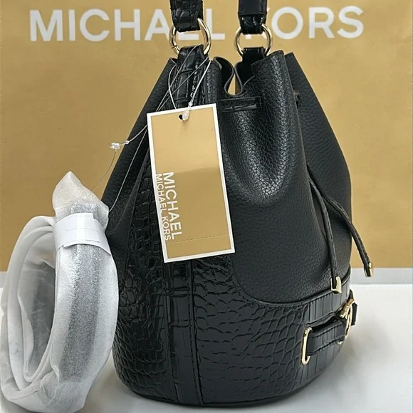MICHAEL KORS 
Reed Medium Pebbled Leather Belted Bucket Messenger Satchel Crossb - Picture 7 of 14